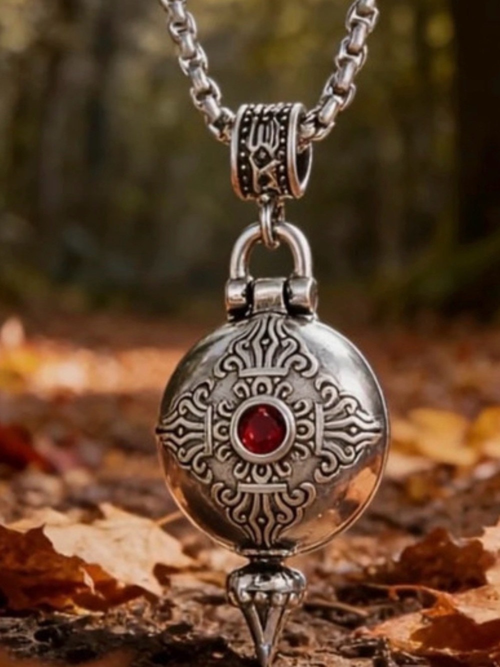 Retro copper perfume bottle box pendant necklace. Inlaid with synthetic zirconia - Picture 2 of 4
